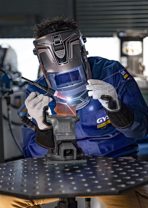 Actual product image GYS PROTIG 231L DC PFC with accessories