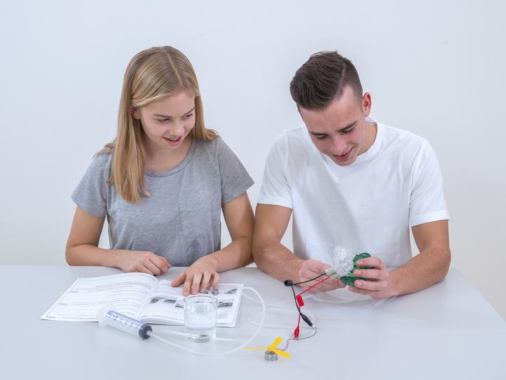 Actual product image Betzold Experiment kit - Alternative energy sources
