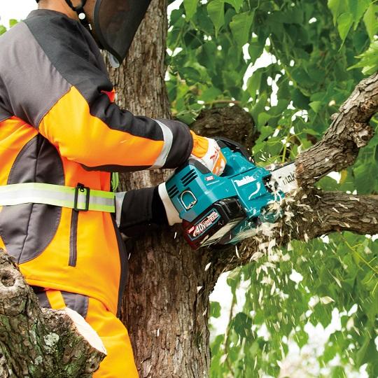 Actual product image Makita PIŁA ŁAŃCUCHOWA 40V XGT UC004GZ01 35cm (Battery chain saw)