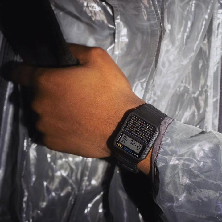 Actual product image Casio Vintage Edgy - CA-53W-1ER (Digital watch, 34.40 mm)