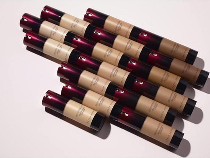 Produktbild Kevyn Aucoin The Etherealist Skin Illuminating Foundation (Medium EF 06)