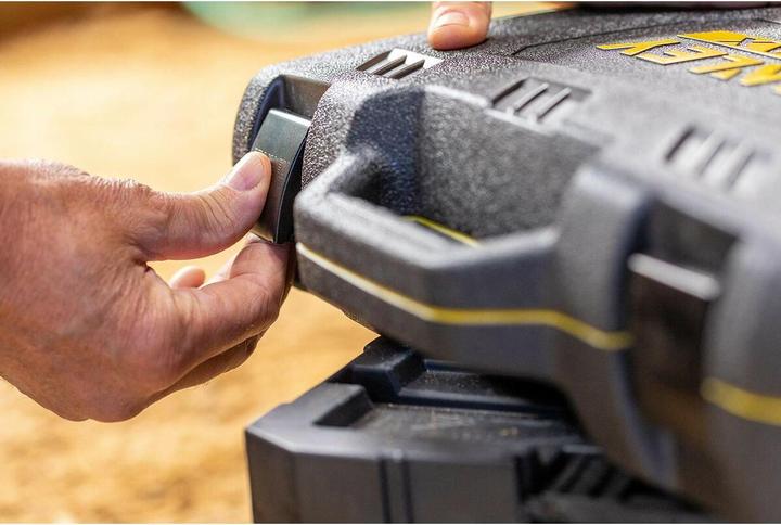 Produktbild Stanley Steckschluessel Set ½ Zoll + ¼ Zoll, 81teilig