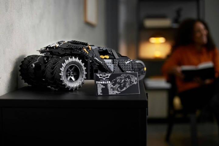 Actual product image LEGO Batmobile Tumbler (76240, LEGO DC, LEGO Rare Sets)