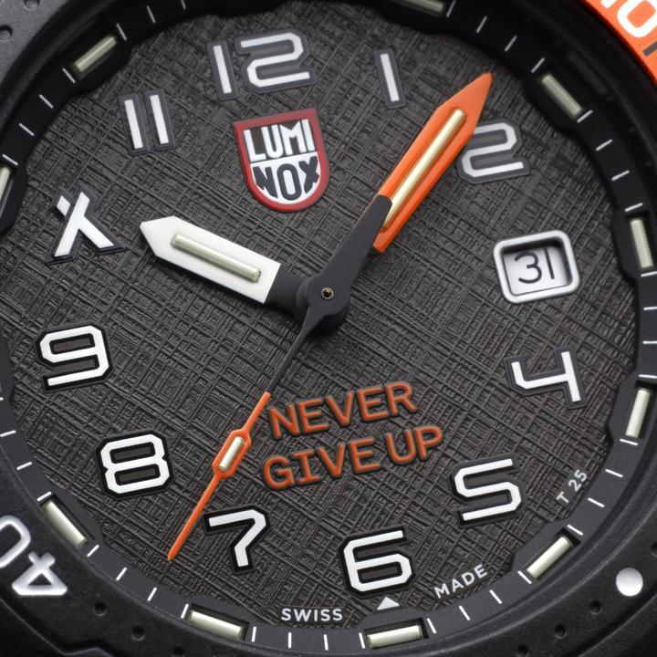 Produktbild Luminox Bear Grylls (Taucheruhr, 42 mm)