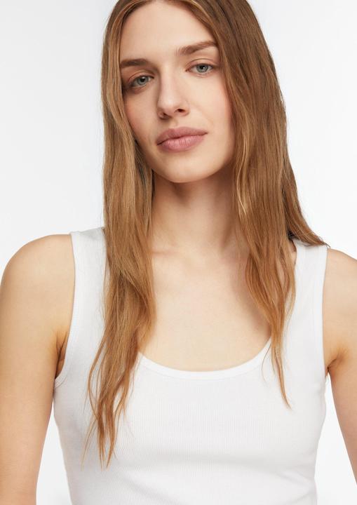 Produktbild Comma Feines Ripp-Tanktop mit rundem Halsausschnitt (42)
