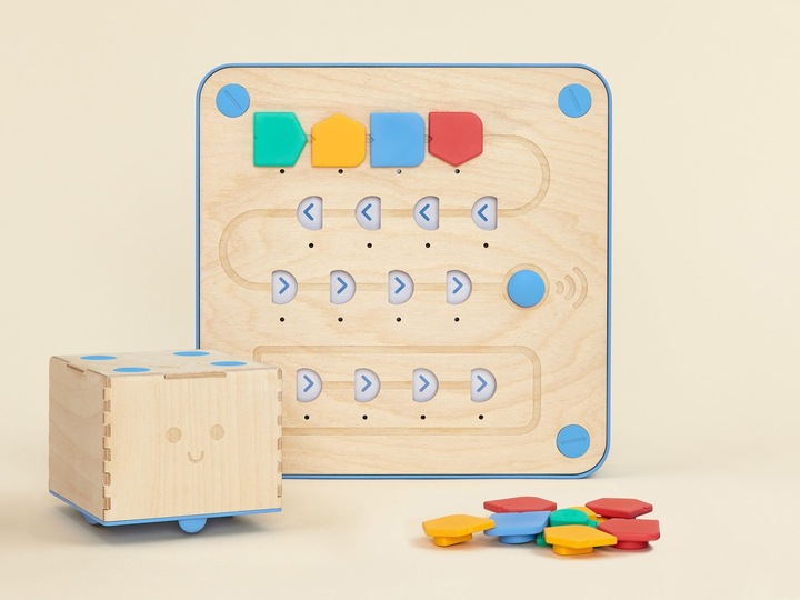 Actual product image Cubetto MINT Coding Robot made of wood from 3 years (Suitable for Montessori) - German version