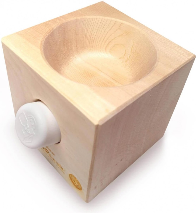 Actual product image ZirbenFamilie Swiss Pine Cube Set incl. 10ml Swiss Pine Oil