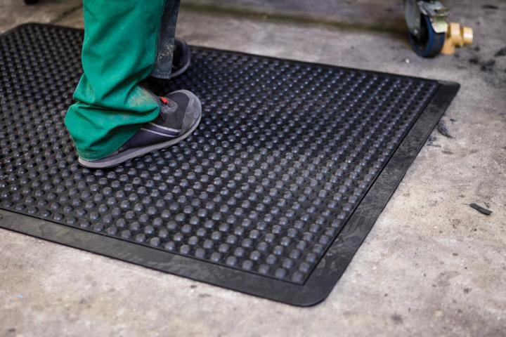 Image du produit Miltex Tapis anti-fatigue YOGA DOME, noir à picots (90 x 90 cm)
