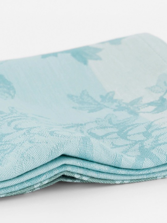 Produktbild Le Jacquard Français Tischläufer Jardin d'Eden Jardin d'Eden hellblau/klein gemustert