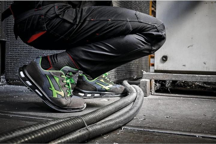 Produktbild U-Power Sicherheitsschuh Point Grösse 44 grau/grün S1P SRC EN ISO 20345 Veloursleder/Nylon (S1P, 44)