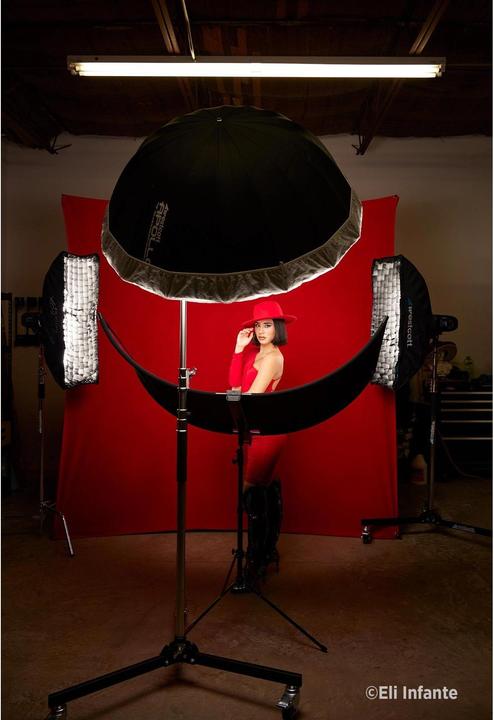 Actual product image Westcott X Drop Pro Wrinkle Resistant Backdrop Scarlet Red (2.4 x 2.4 m) (240 cm, 240 cm)