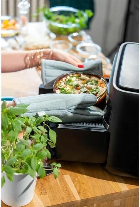 Actual product image Pyrex Air Fryer round baking tin
