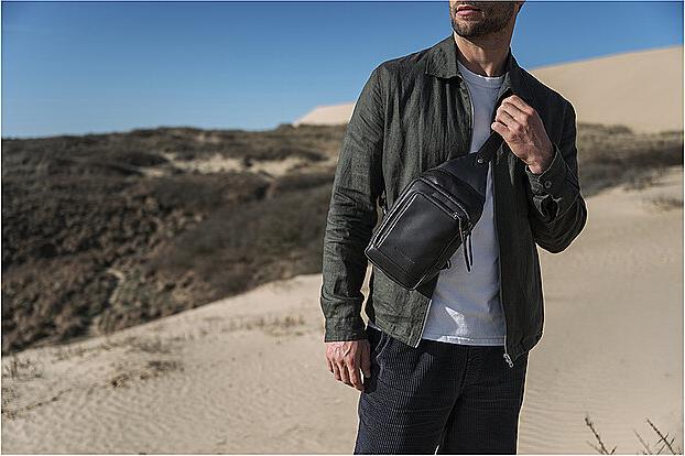 Actual product image The Chesterfield Brand Bodybag Riga 0284