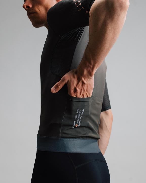 Actual product image Isadore Alternative (M)