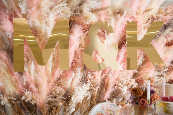 Actual product image Partydeco Mirror letter "J", gold, 30x61 cm (1 pkt / 1 pc.)