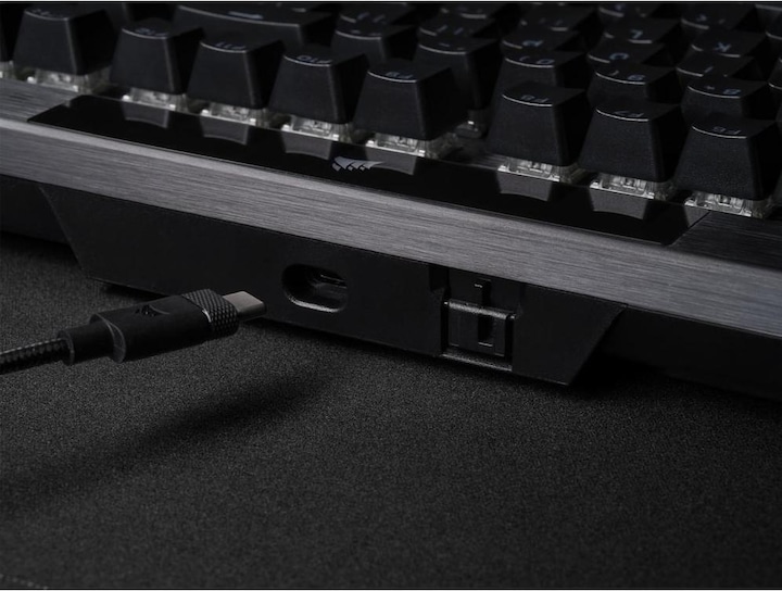 Produktbild Corsair K70 RGB Pro (DE, Kabelgebunden)