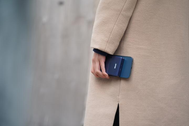 Produktbild Vinnic MANA Magnetic Wireless Powerbank 8.000mAh, clay (8000 mAh, 20 W, 30.80 Wh)