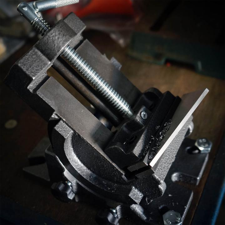 Produktbild Wiltec Präzisions-Maschinenschraubstock 100mm 90° Schraubstock Werkbank Zwinge