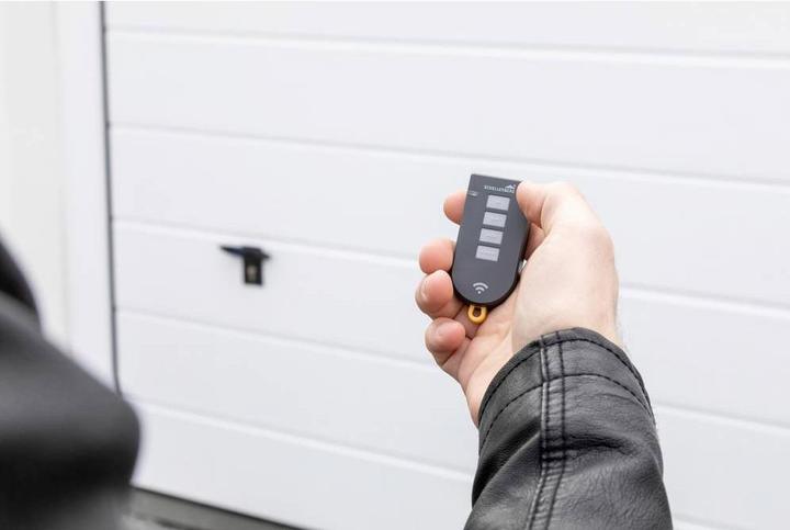 Actual product image Schellenberg Radio handheld transmitter DRIVE, 4 channel, 868.4 MHz, anthracite