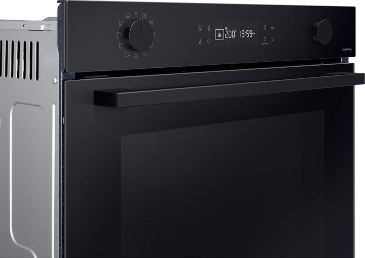 Actual product image Samsung NV7000