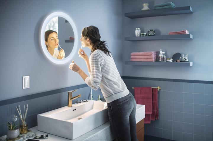 Produktbild Philips Hue myBathroom Adore Basis BT (2400 lm)