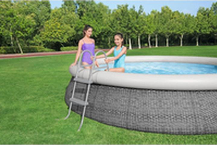 Actual product image Bestway Treppenaufputz-Swimmingpool
