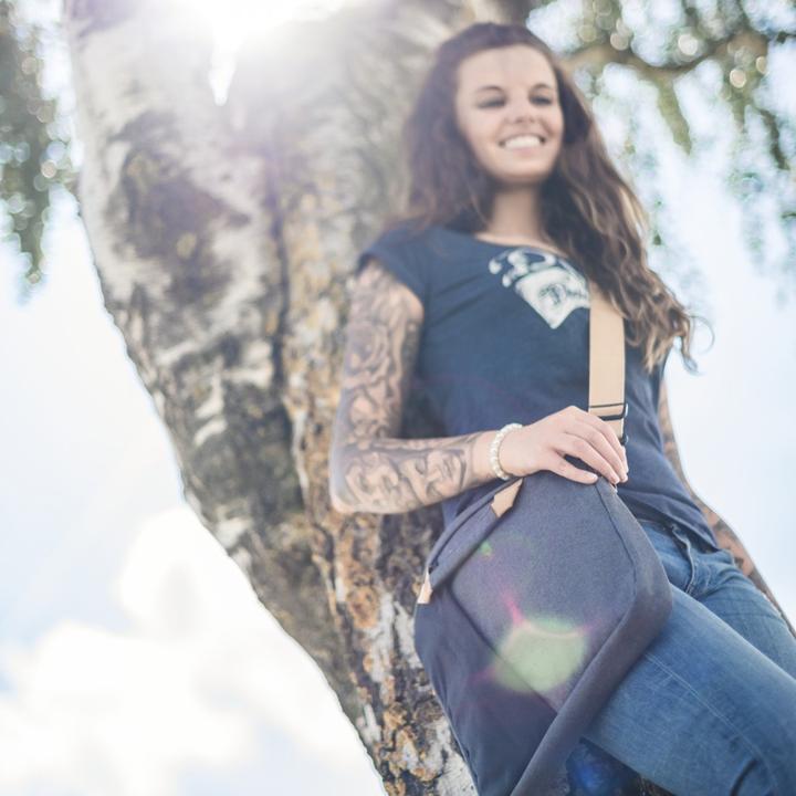 Actual product image Hama Florence", up to 40 cm (15.6 (15.60", Universal)