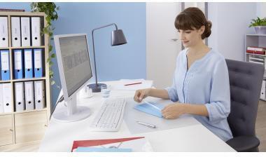 Produktbild tesa 1x tesafilm KRISTALL-KLAR, hochtransparent, alterungsbeständig, mit starker Haftung (19 mm)