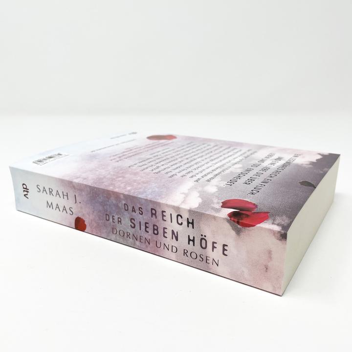 Actual product image Das Reich der sieben Höfe – Dornen und Rosen (German, Sarah J. Meuse, 2020)