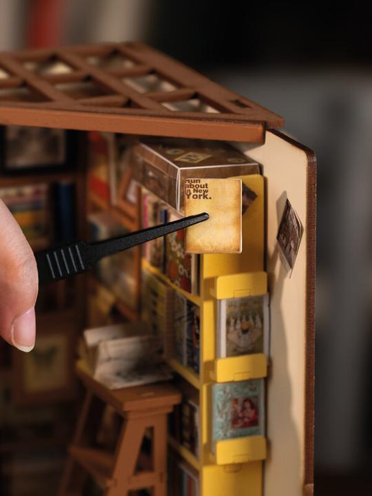 Actual product image Rolife Sam's Study - Miniature house