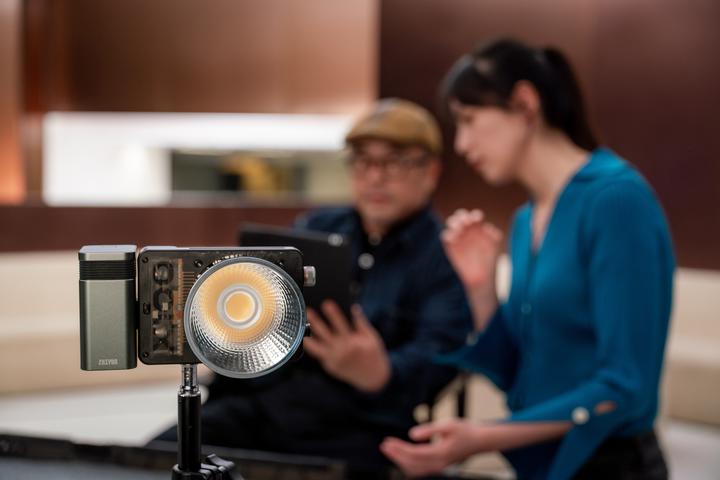 Image du produit Zhiyun Molus X100 Pro (Lumière vidéo)