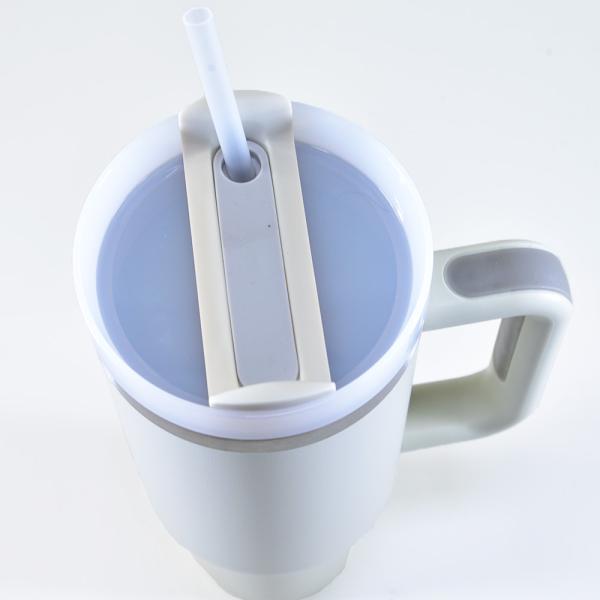 Produktbild Kögler Thermo Kaffee Henkel Becher aus Edelstahl, mit Strohhalm, eierschalenweiss, 1200ml (1200 ml, 1 x)