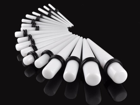Produktbild Hermex 18mm Ohr Plug Expander Dehnungsstecker Piercing aus Weissen Bioplastik - Weiss (Acryl, Silikon)