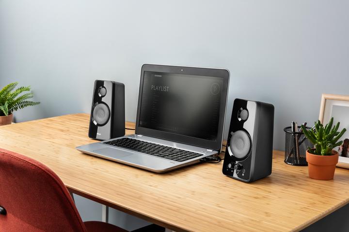 Actual product image Trust Tytan 2.0