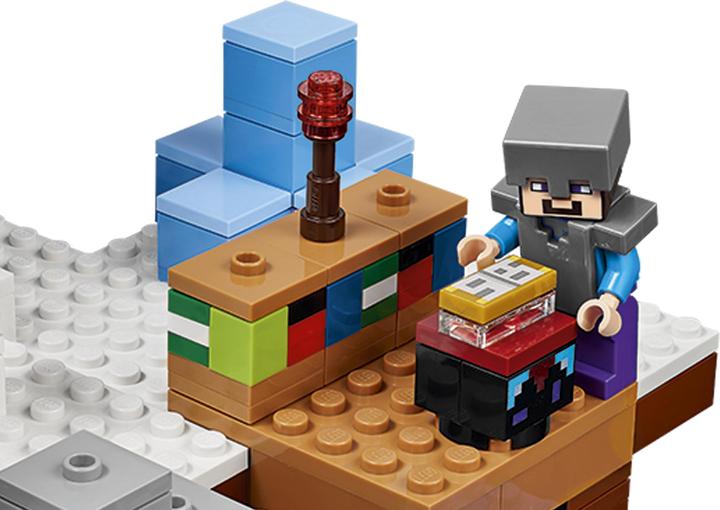Actual product image LEGO Minecraft Türme aus Eis (21131, LEGO Minecraft)