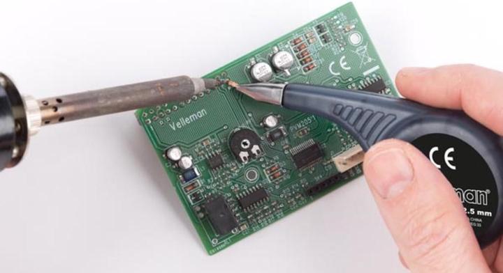 Actual product image Velleman Desoldering Wick With Wheel Dispenser Set - 4 pcs (desoldering litz)