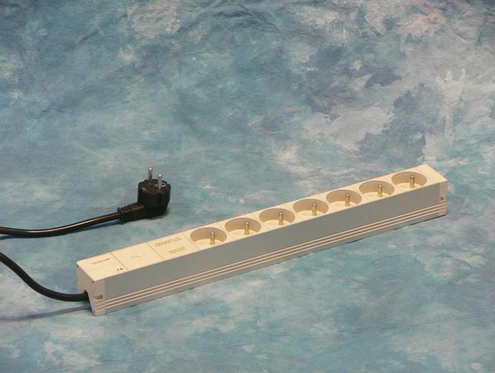 Produktbild Schroff Steckdosenleiste (7 x)