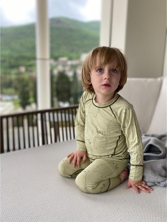 Actual product image Isbjörn Kid's Polarbear Set Baselayer (122, 128)