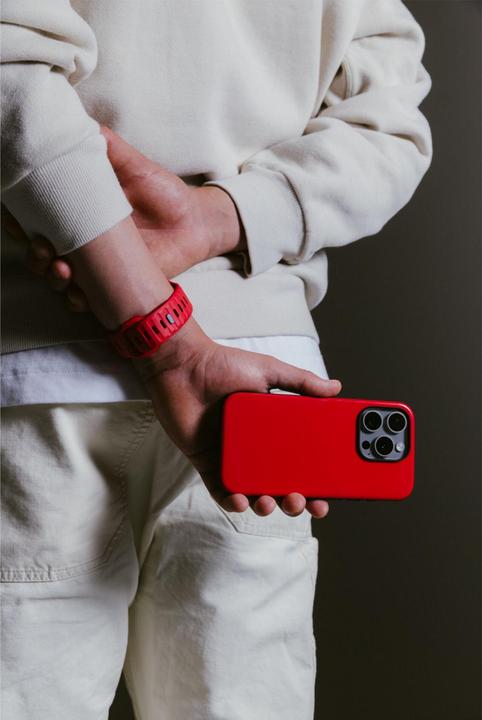 Image du produit Nomad Étui sport iPhone 15 Pro Max Night Watch Red (Apple iPhone 15 Pro Max)