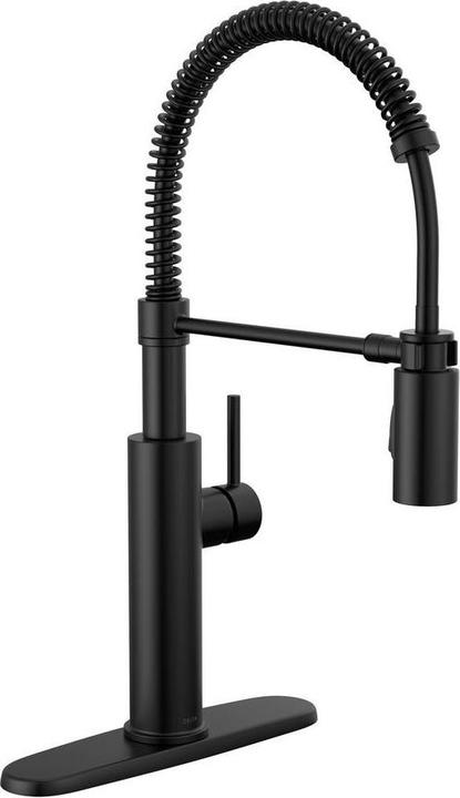 Delta Antoni Single-Handle Pull-Down Sprayer Kitchen Faucet