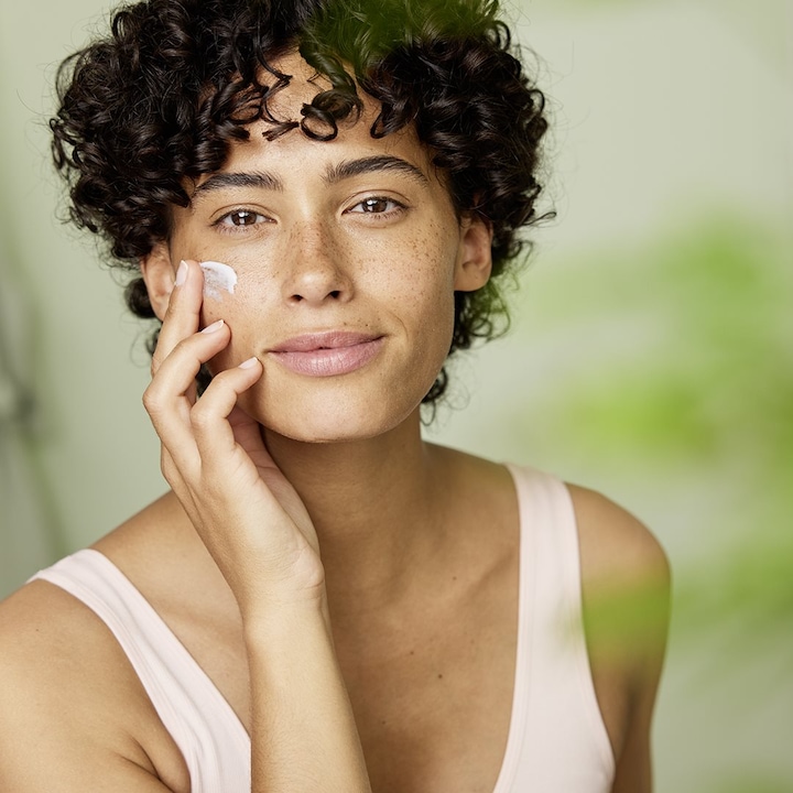 Produktbild Weleda Iris Ausgleichende Feuchtigkeits­pflege (30 ml, Tagescreme)