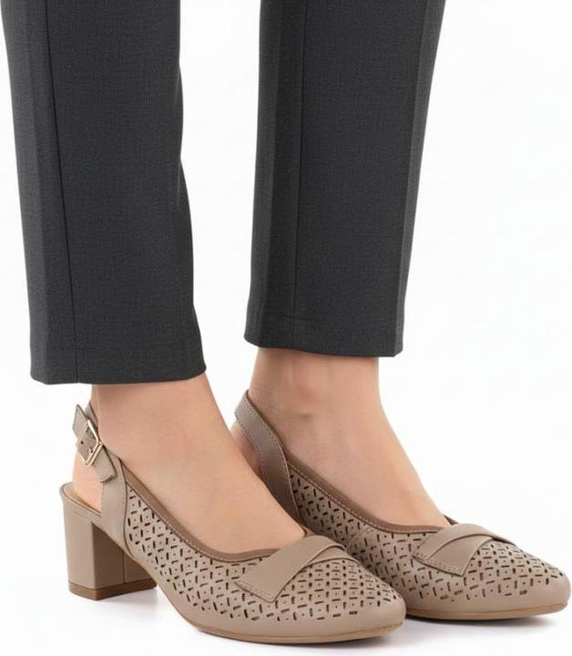 Immagine prodotto Jezzi Women's openwork pumps with a strap, beige ASA212-8 (40)