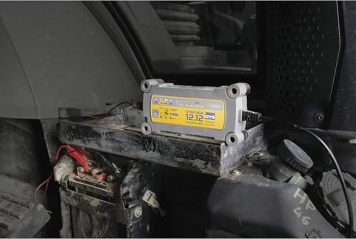 Actual product image GYS Charger FLASH 12.12 (12V, 12 A)