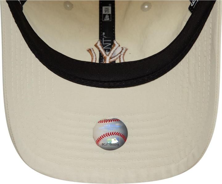 Produktbild New Era 9Twenty Casual Classics Cap - New York Yankees beige