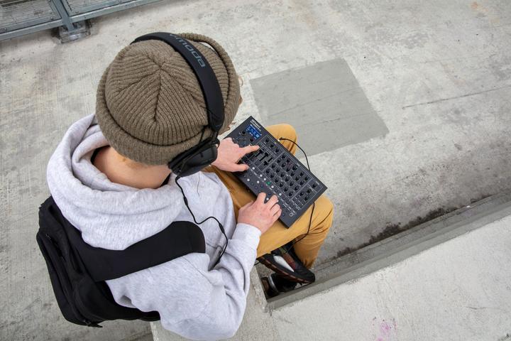 Produktbild Roland SH-4D Desktop Synthesizer