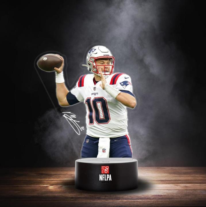 Actual product image NFL New England Patriots LED light player "JONES"