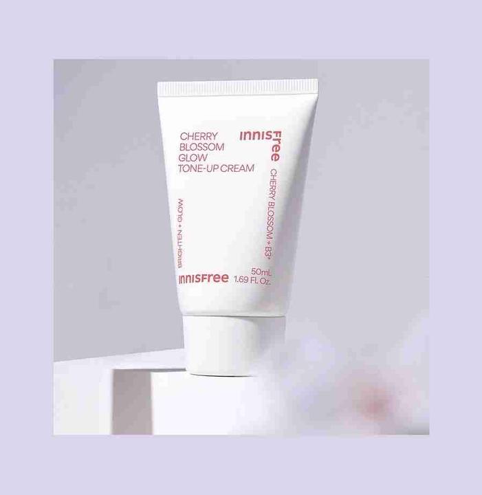 Immagine prodotto Innisfree - Crema tonificante Cherry Blossom Glow 50mL (50 ml, Crema 24h)