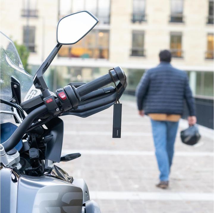 Actual product image Invoxia GPS Tracker Pro (iOS, Android)