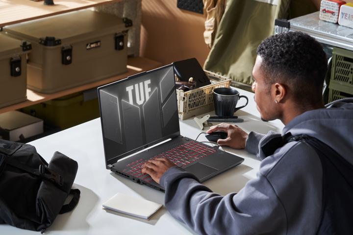 Actual product image ASUS TUF Gaming A16 RTX 4070 (16", AMD Ryzen 9 7940HX, 16 GB, 1000 GB, DE)