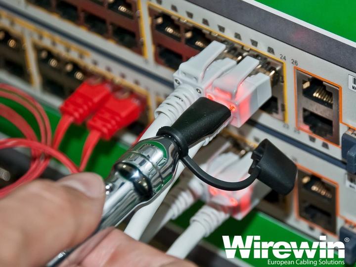 Produktbild Wirewin Cat.6A LED Patchkabel 5m rot (S/FTP, CAT6a, 5 m)